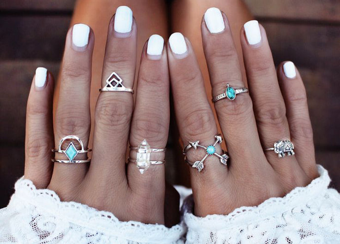 How to Accessorize with the Midi Ring