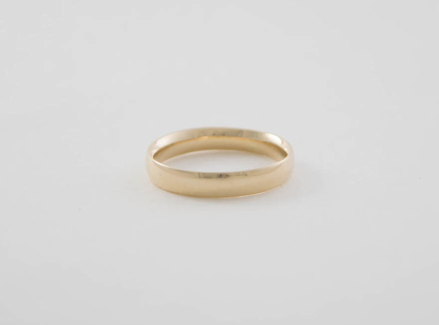 Classic 18k Gold Wedding Band - Rings